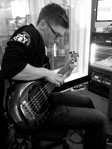 Alex Broben in the studio Eden Shadow